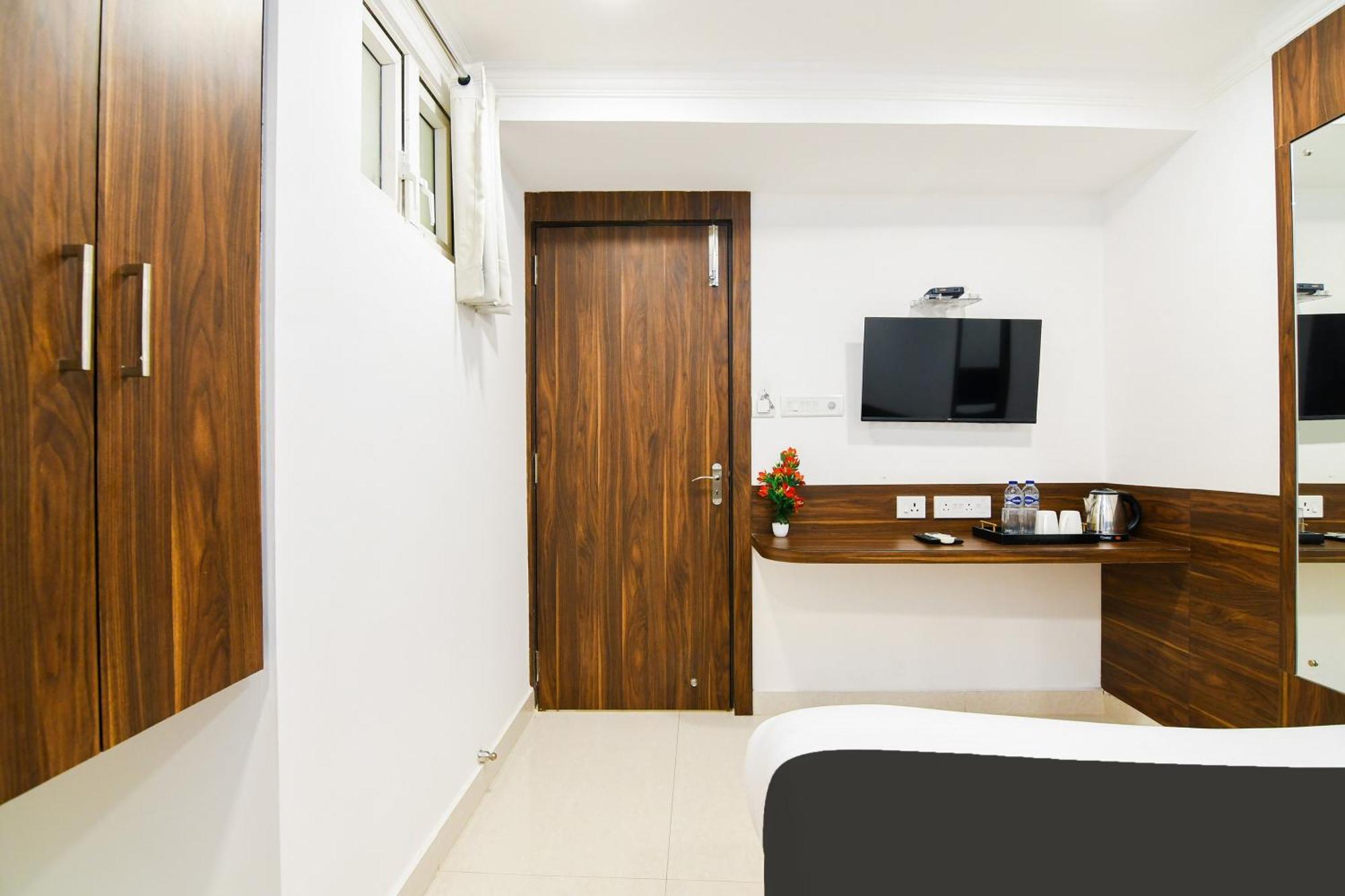 כלכותה Super Hotel O Eminent Hotel מראה חיצוני תמונה