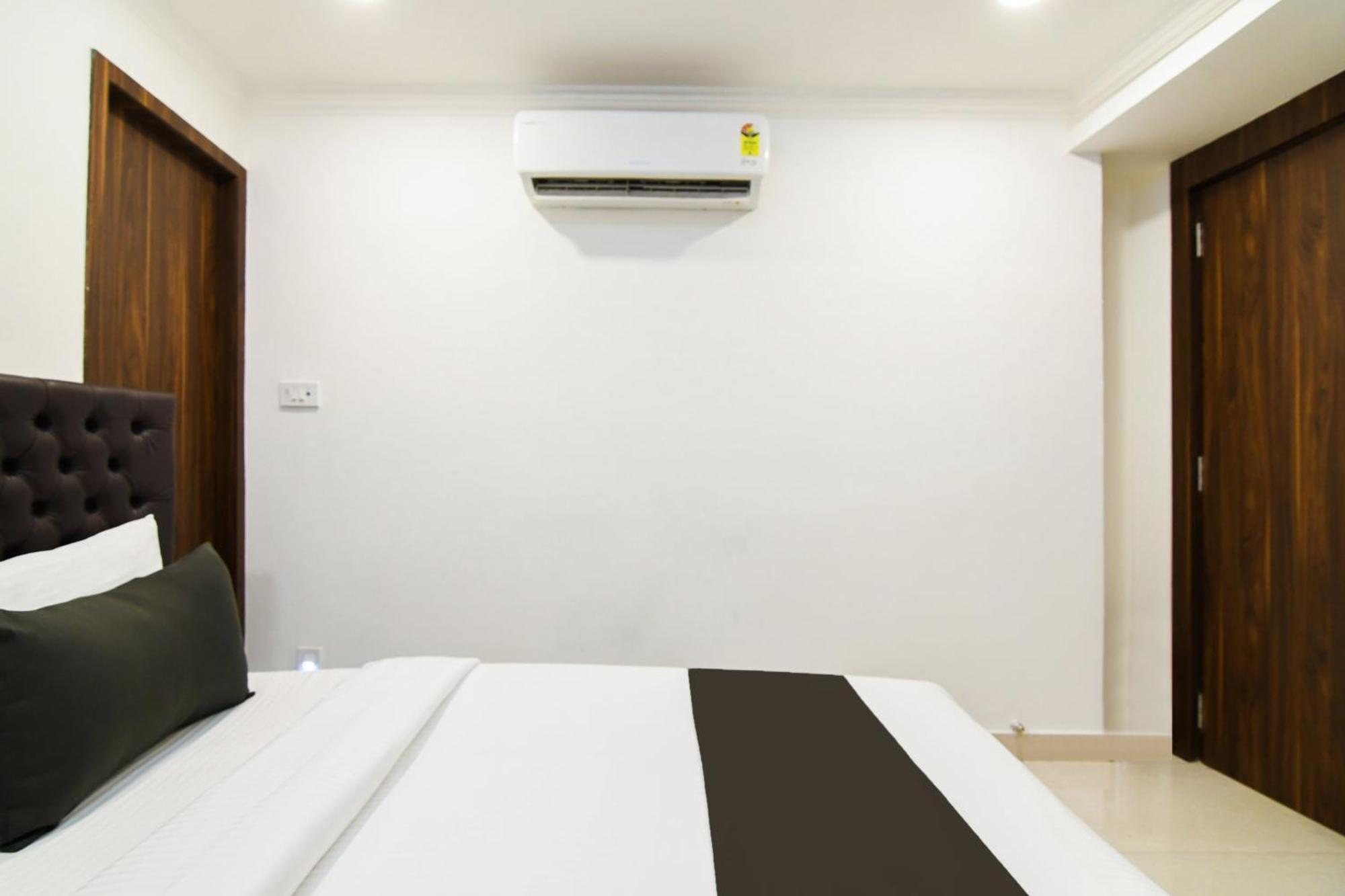כלכותה Super Hotel O Eminent Hotel מראה חיצוני תמונה